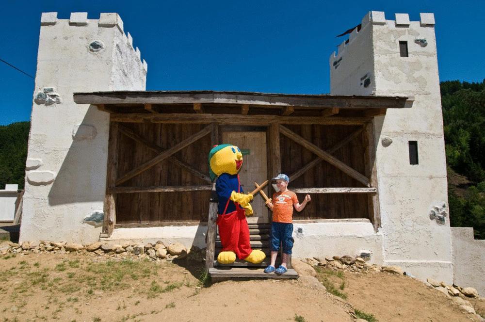 Smileys Kinderhotel Trebesing Bagian luar foto