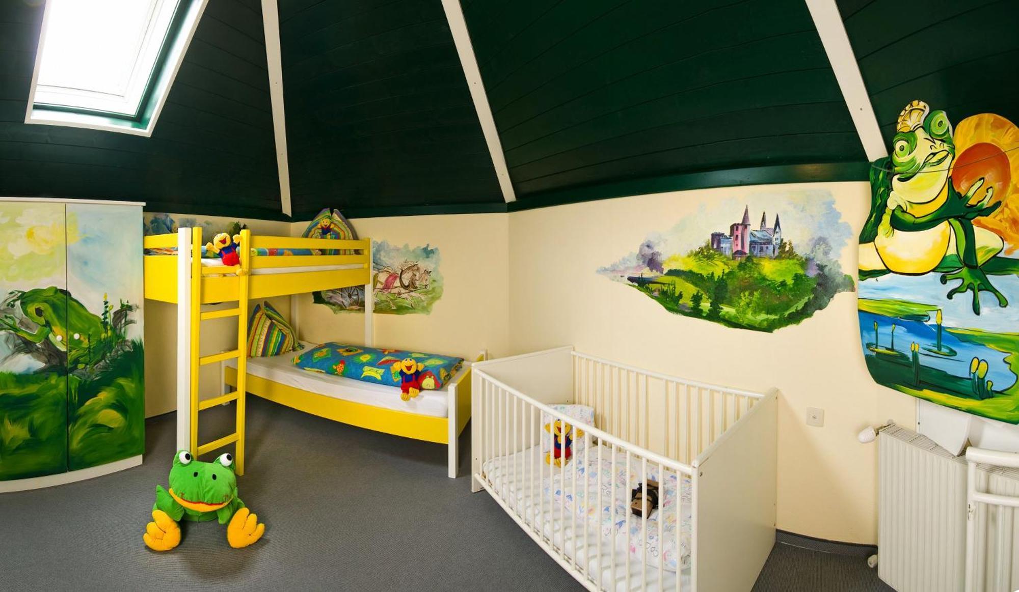 Smileys Kinderhotel Trebesing Bagian luar foto