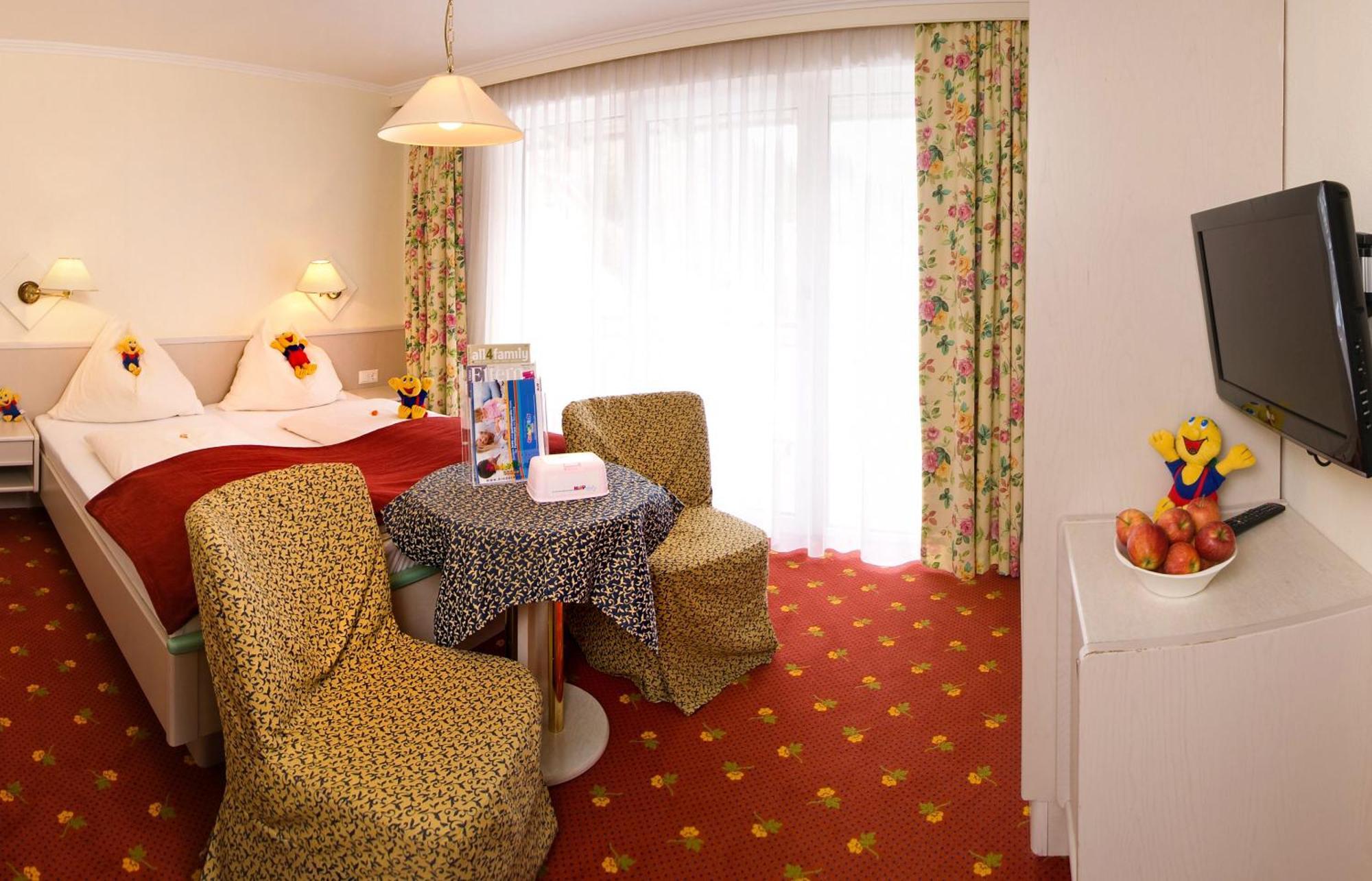 Smileys Kinderhotel Trebesing Bagian luar foto