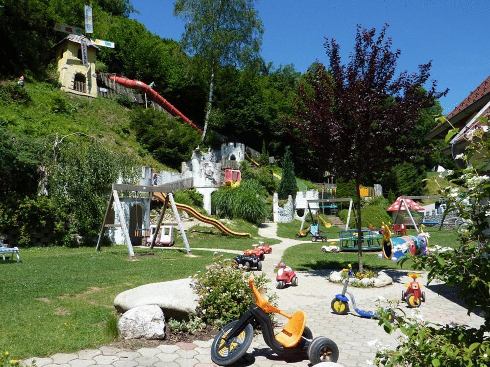 Smileys Kinderhotel Trebesing Bagian luar foto