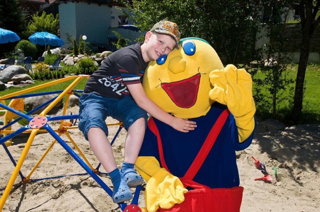 Smileys Kinderhotel Trebesing Bagian luar foto