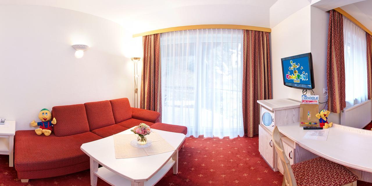 Smileys Kinderhotel Trebesing Bagian luar foto