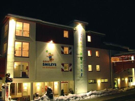 Smileys Kinderhotel Trebesing Bagian luar foto